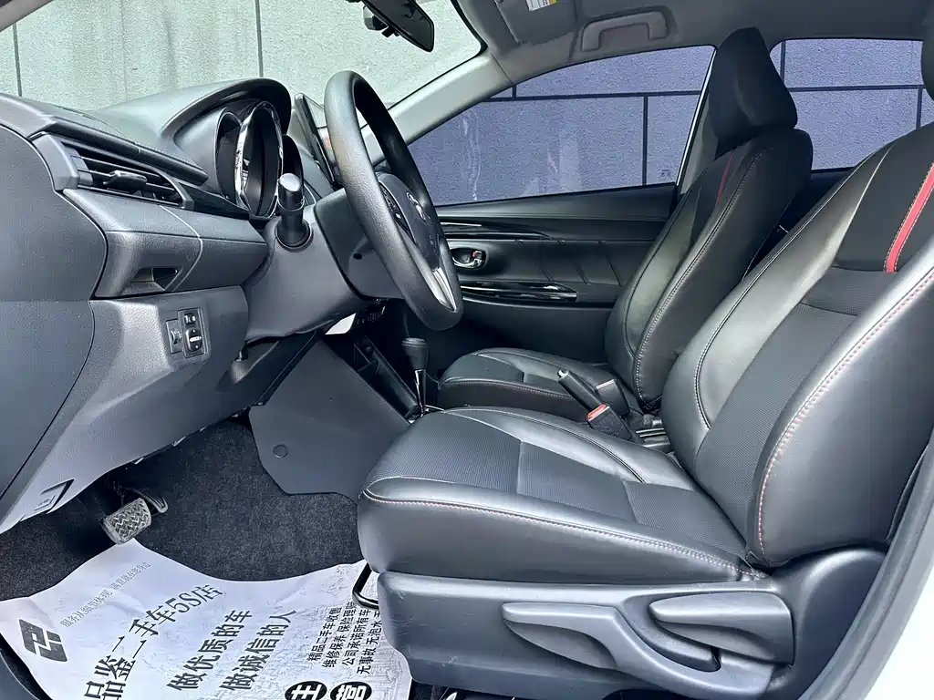 Toyota Yaris L 2022 — фото 11