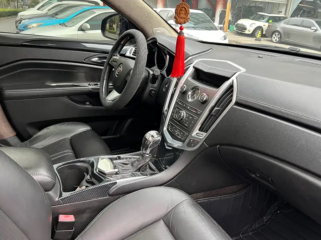 Cadillac SRX 2012 — фото 16