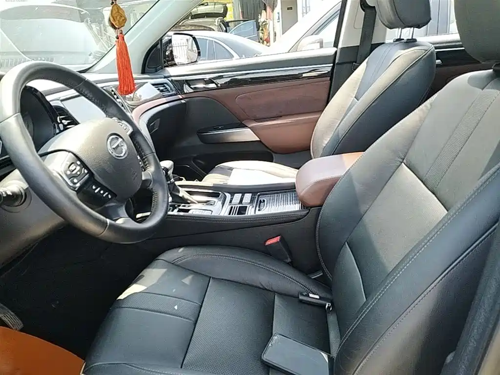 GAC Motor Trumpchi GS8 2018 — фото 15