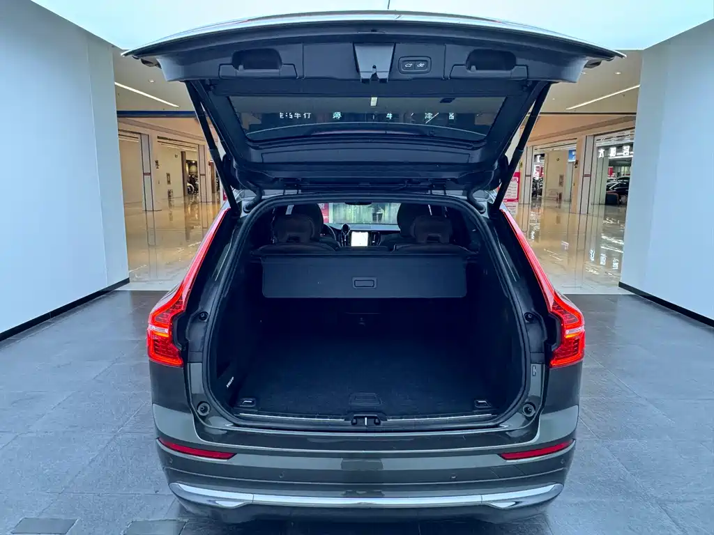 Volvo XC60 2021 — фото 12