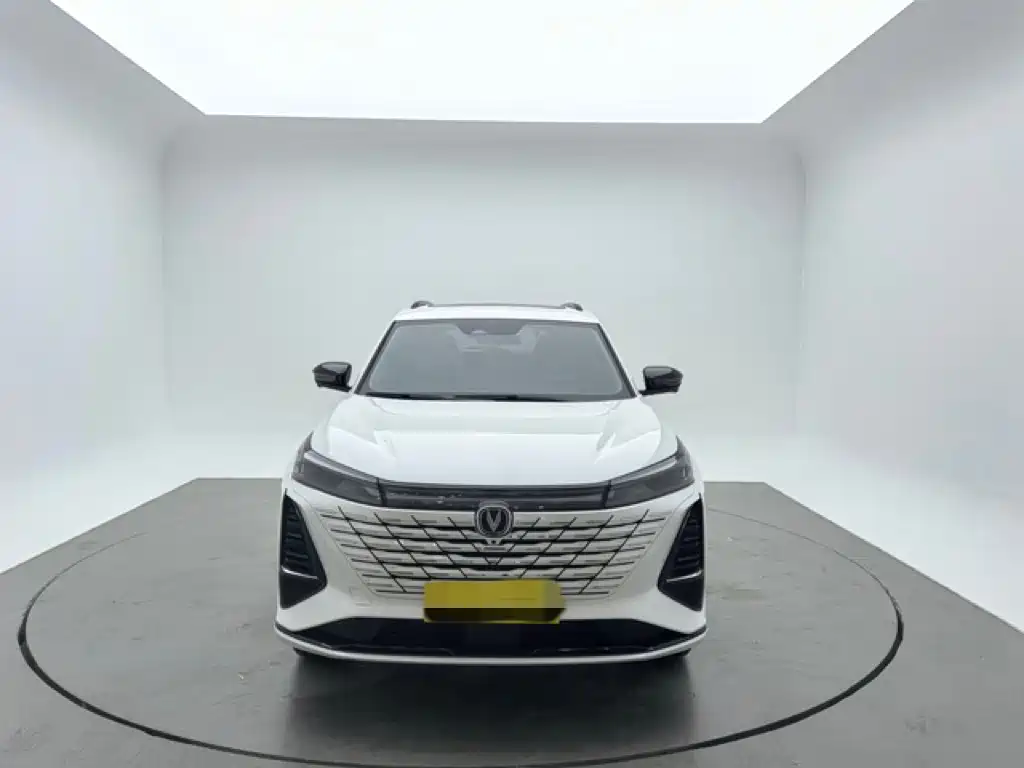 Changan CS75 PLUS 2025 — фото 2