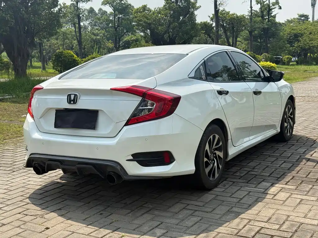Honda Civic 2017 — фото 9