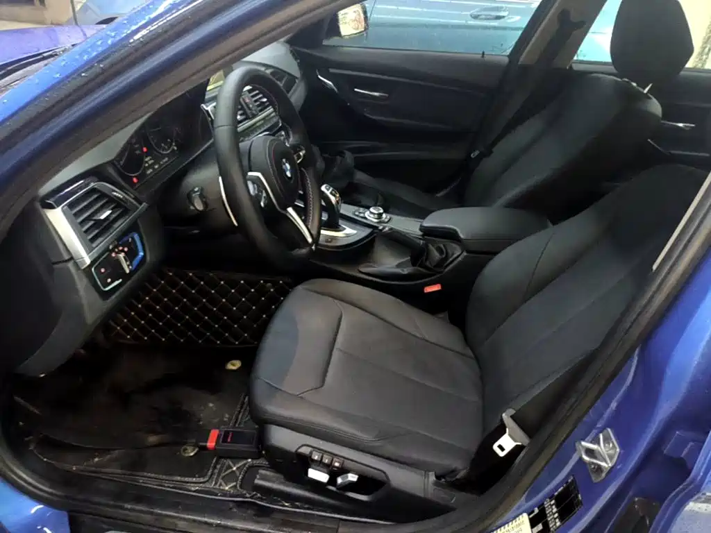 BMW 3 Series 2017 — фото 15