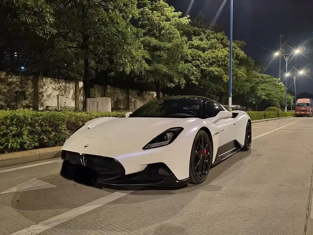 Maserati MC20 2023