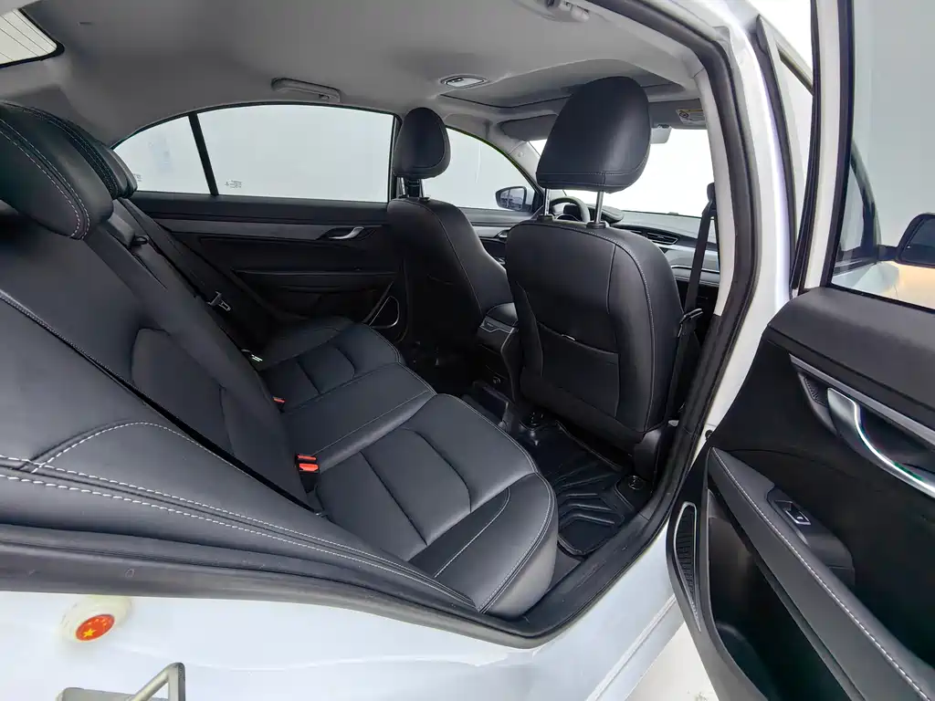 Geely Emgrand 2022 — фото 10