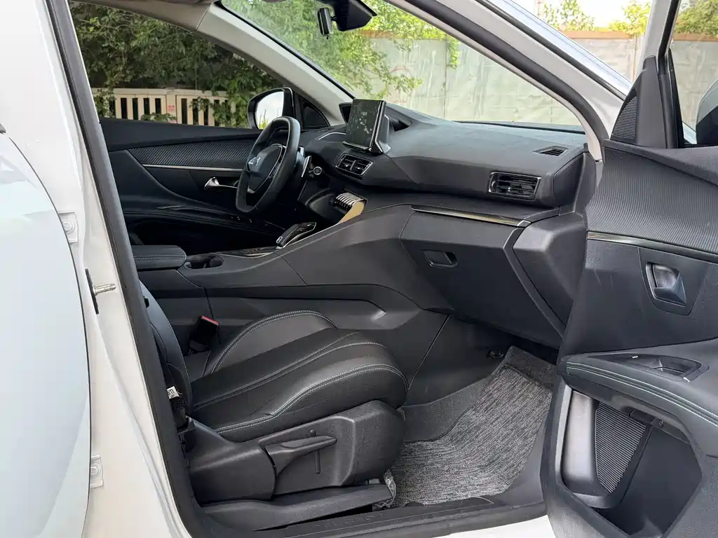 Peugeot 4008 2022 — фото 12