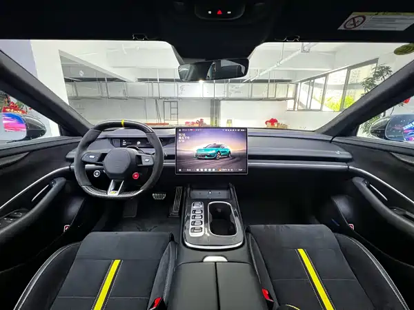 Xiaomi SU7 Ultra 2025