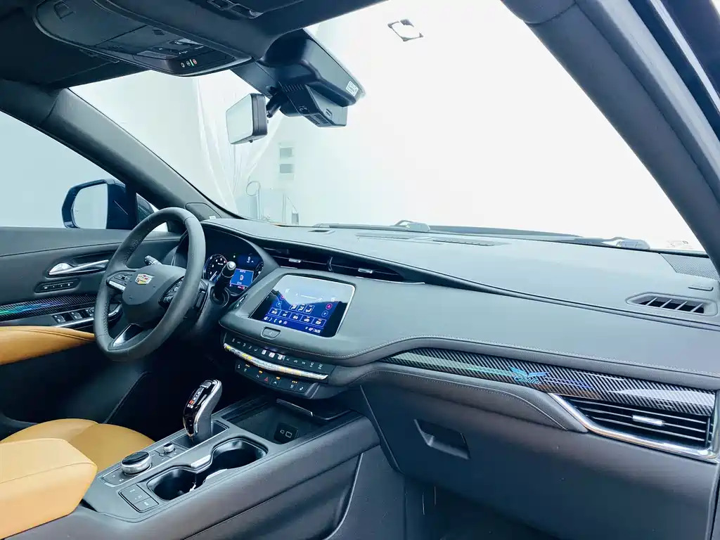 Cadillac XT4 2023 — фото 14