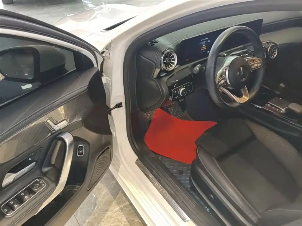 Mercedes-Benz A-Class 2021 — фото 15
