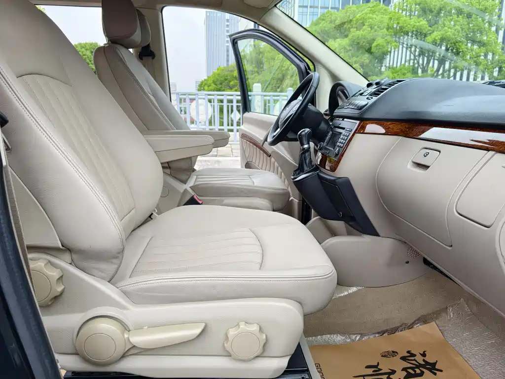 Mercedes-Benz Viano 2014