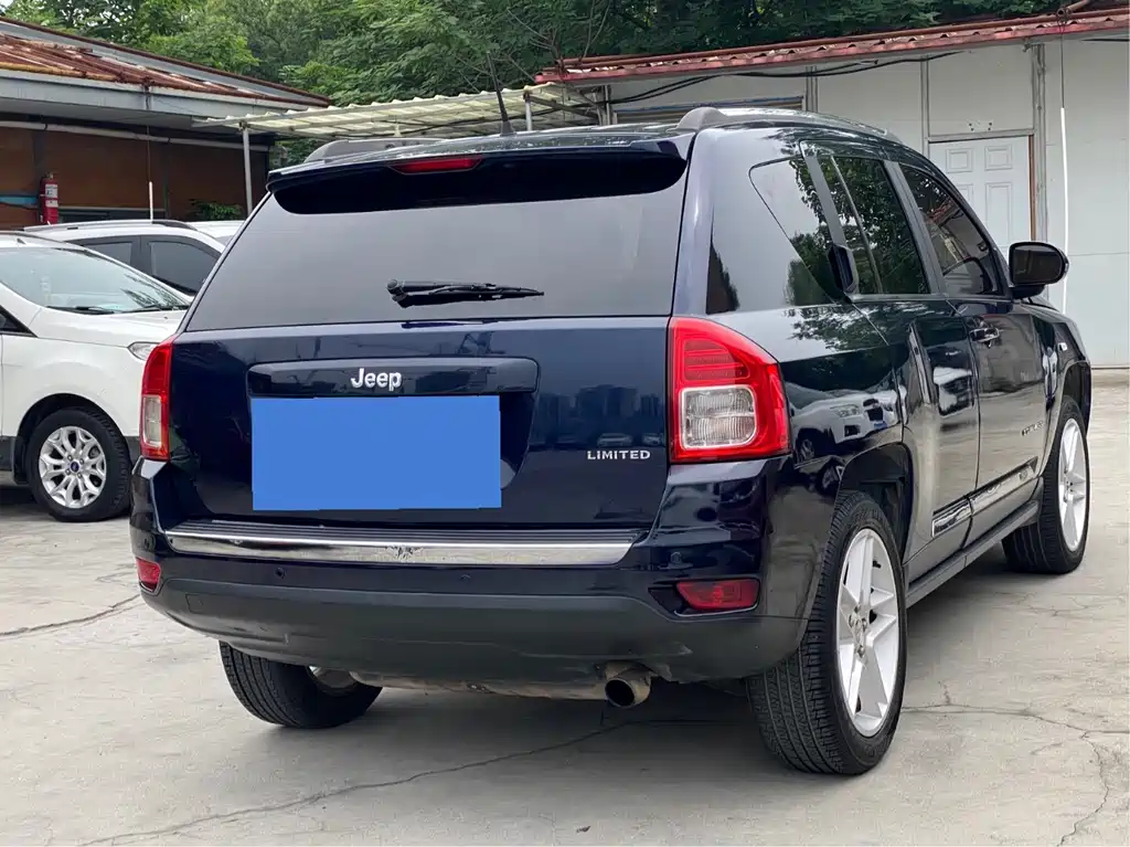Jeep Compass 2013 — фото 13