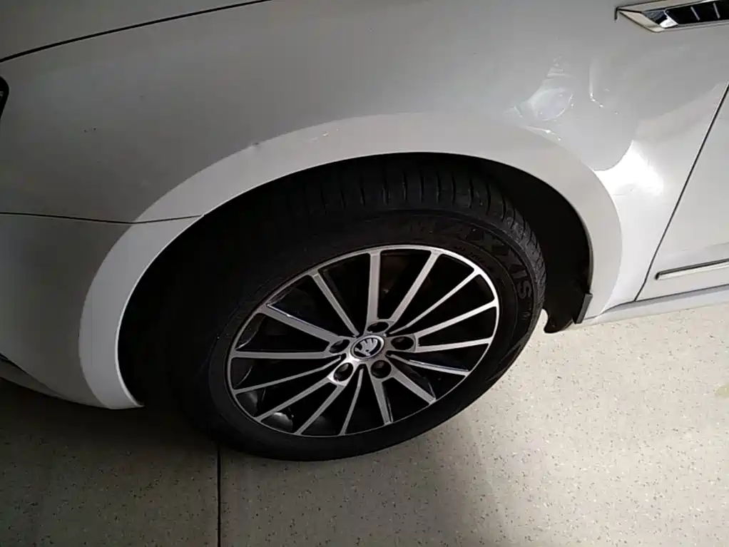 Skoda Octavia 2019 — фото 23