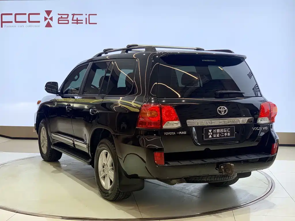 Toyota Land Cruiser 2018 — фото 7