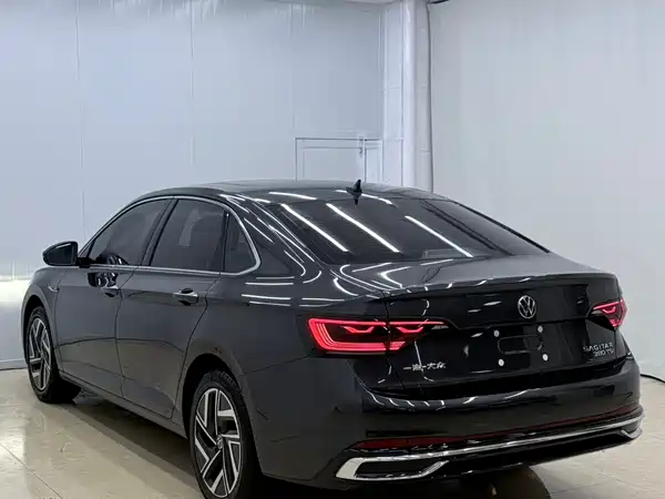 Volkswagen Sagitar 2022