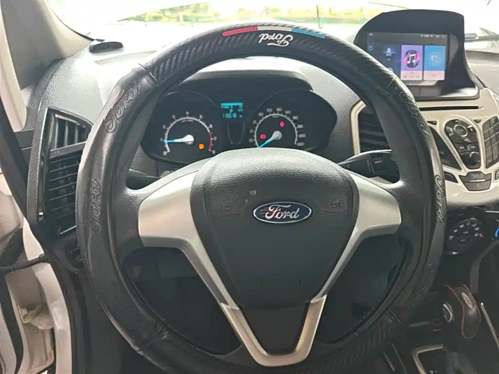 Ford Ecosport 2016 — фото 11