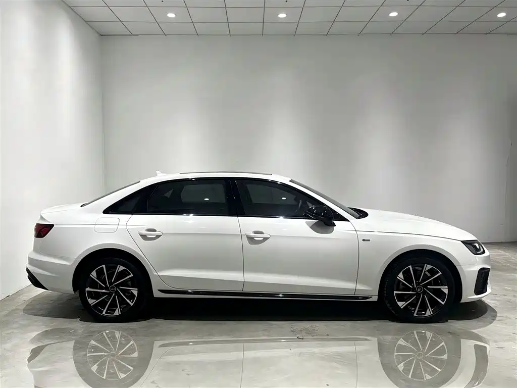 Audi A4L 2023 — фото 4