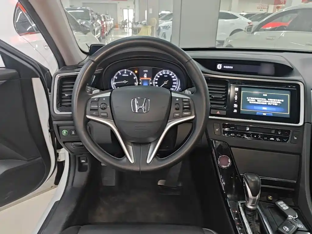 Honda Spirior 2017 — фото 11