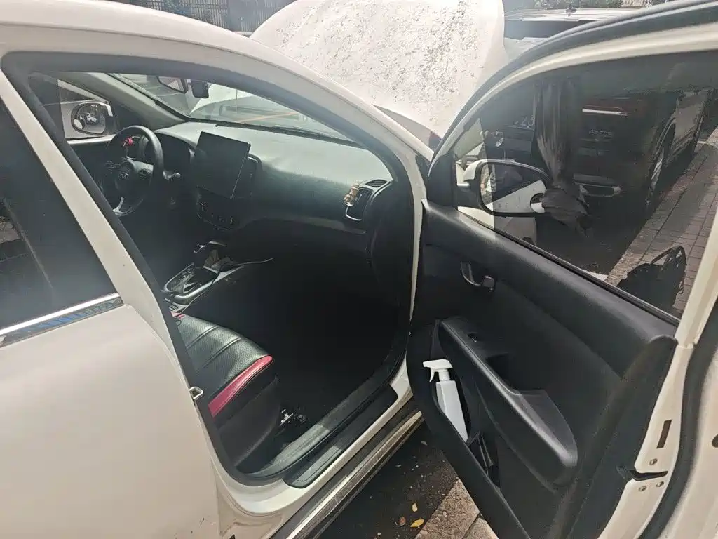 Kia KX3 2015 — фото 21