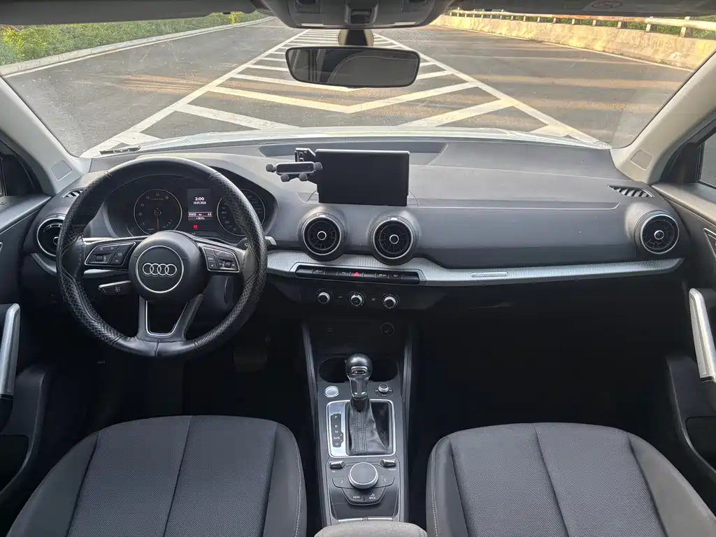 Audi Q2L 2020