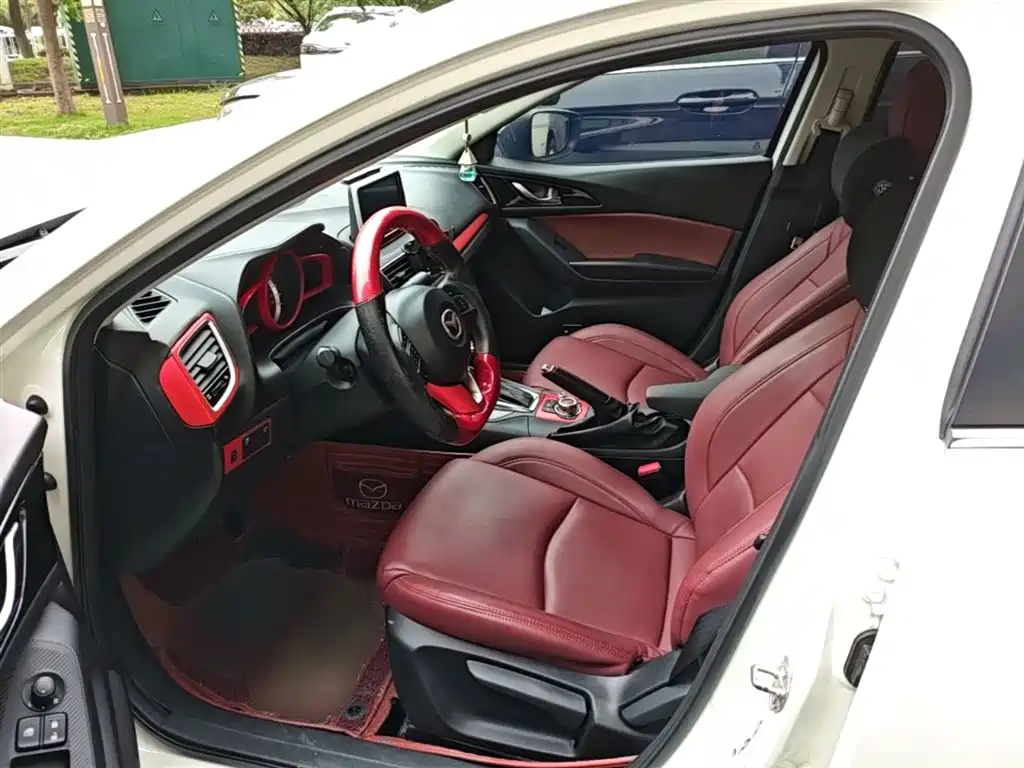 Mazda 3 Axela 2016 — фото 15