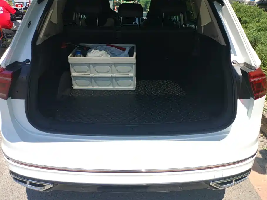 Volkswagen Tiguan L 2023 — фото 4