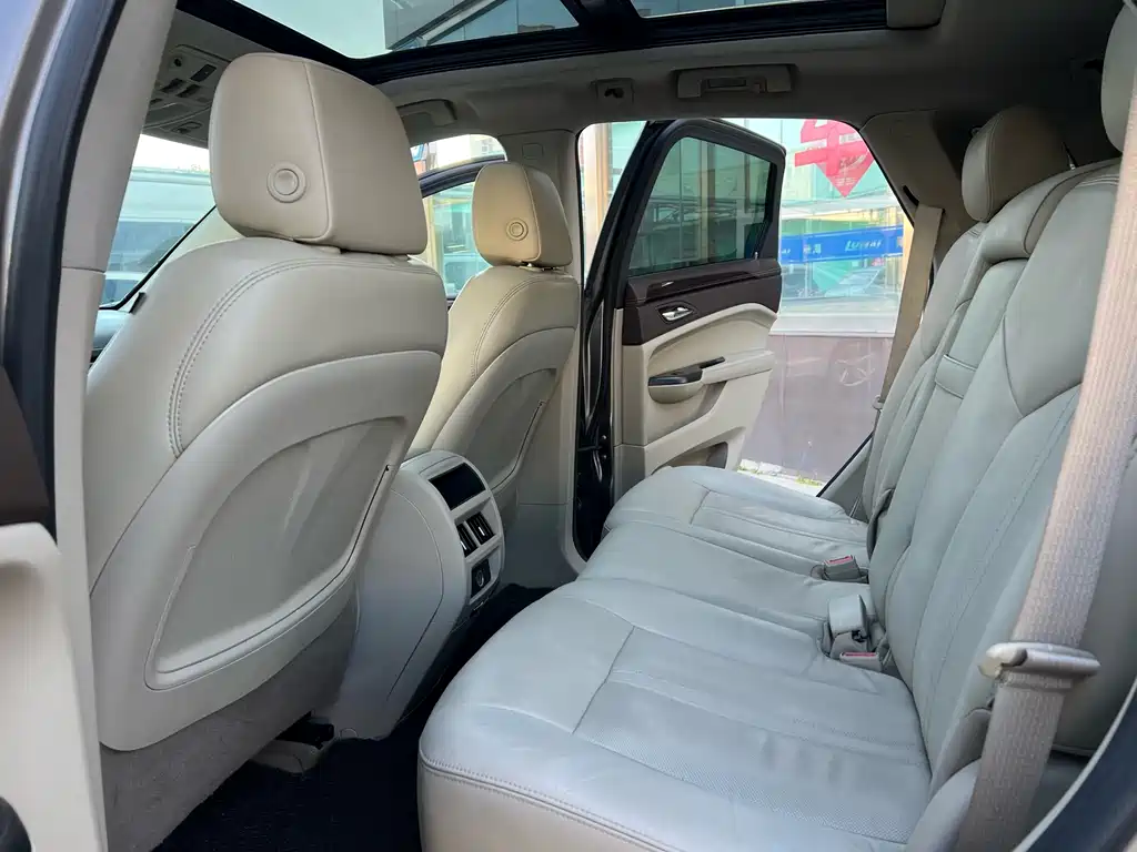 Cadillac SRX 2012 — фото 10