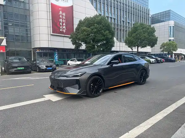 Changan UNI-V 2025