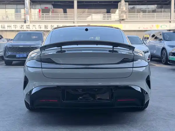 Xiaomi SU7 2024