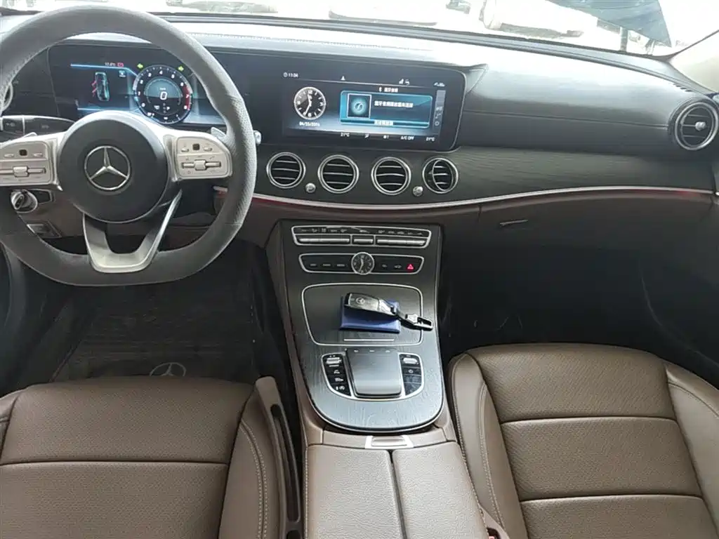 Mercedes-Benz E-Class 2020 — фото 13
