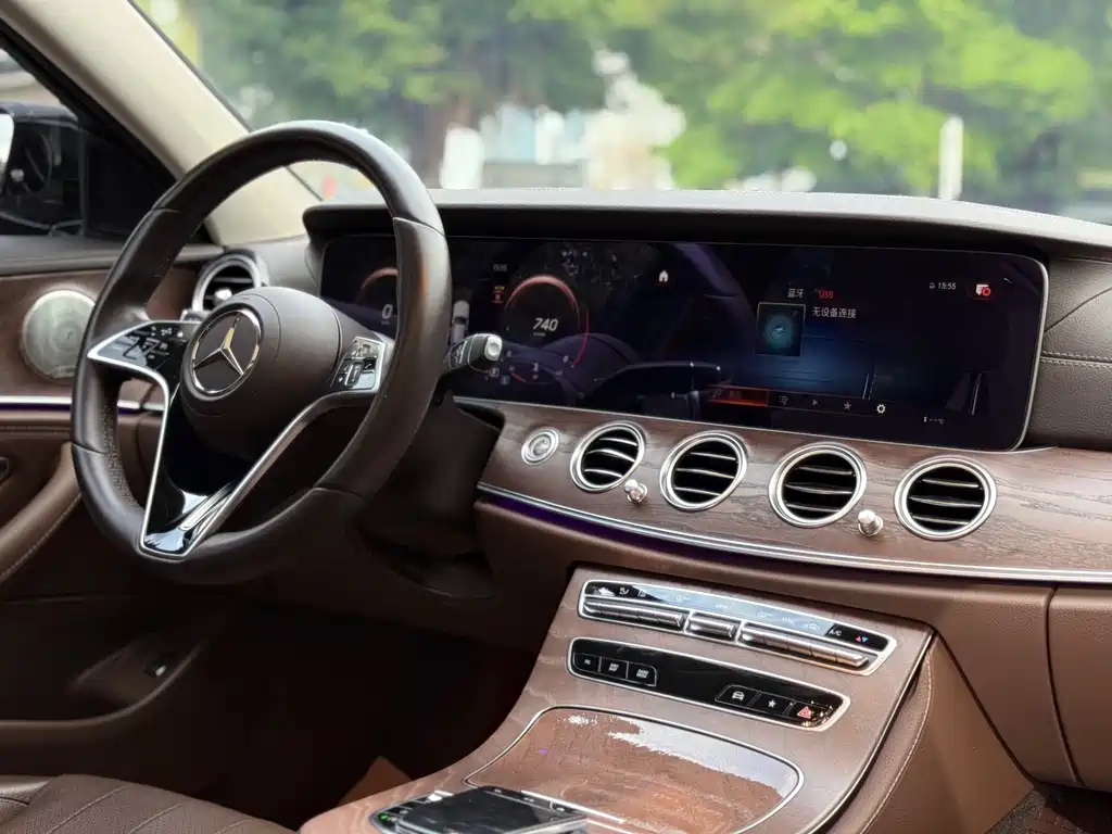 Mercedes-Benz E-Class 2023 — фото 15