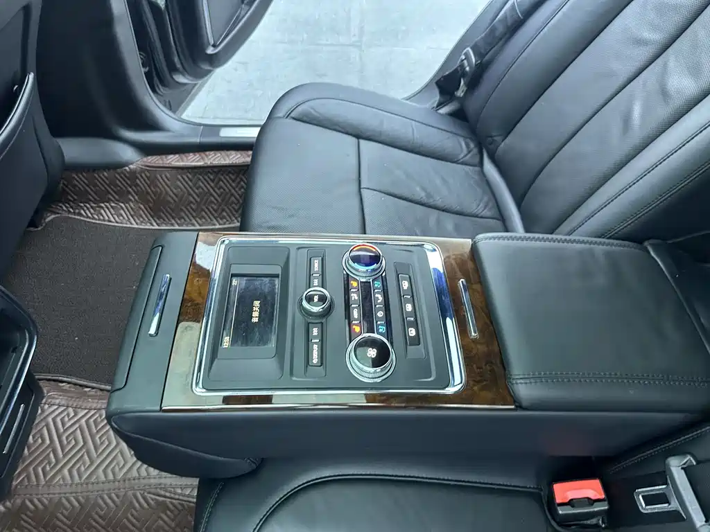 Lincoln Continental 2018 — фото 11