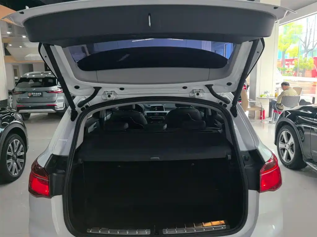BMW X1 2017 — фото 19