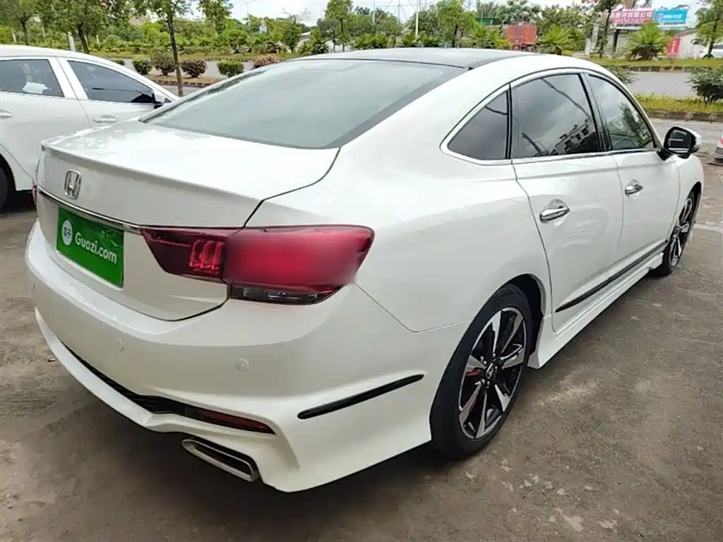 Honda Spirior 2015 — фото 7