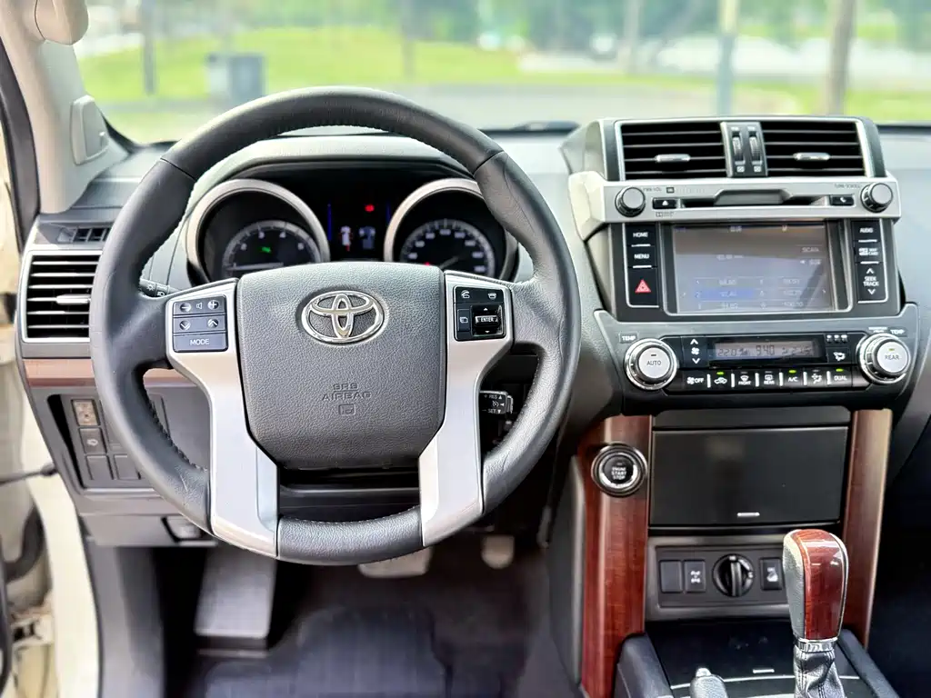 Toyota Prado 2016 — фото 13