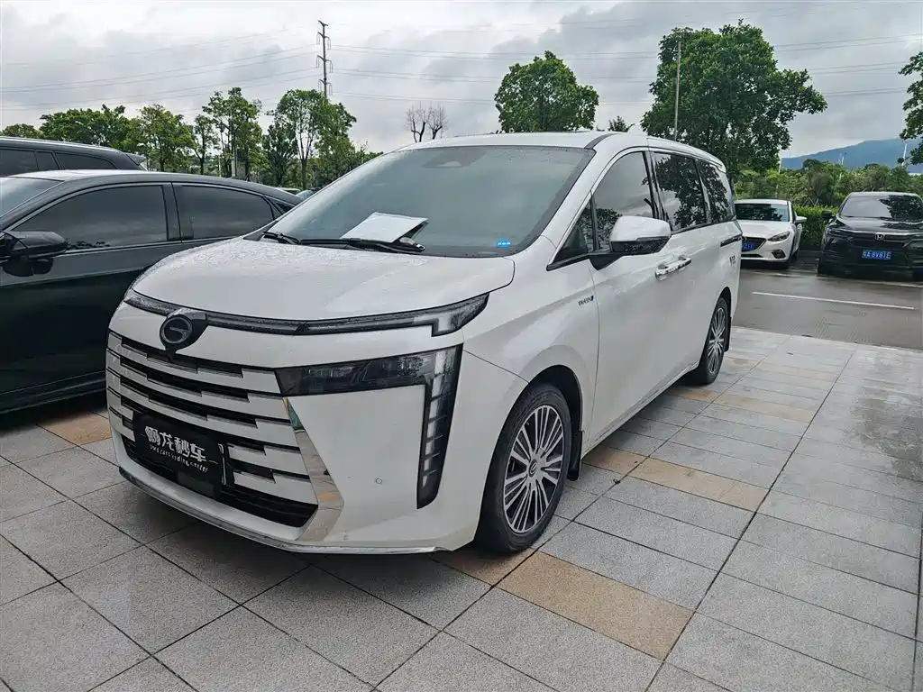 GAC Motor E8 PHEV 2024 — фото 1