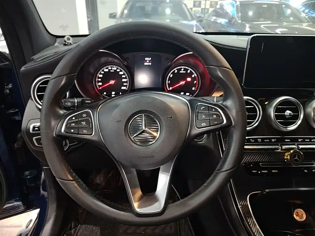 Mercedes-Benz GLC 2016 — фото 11