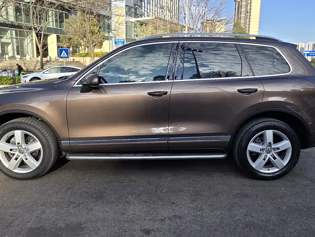 Volkswagen Touareg 2015 — фото 13