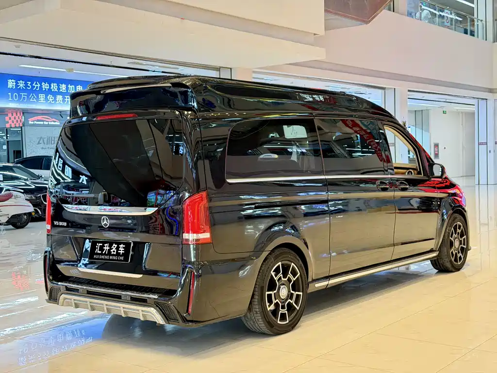 Mercedes-Benz V-Class 2021 — фото 20