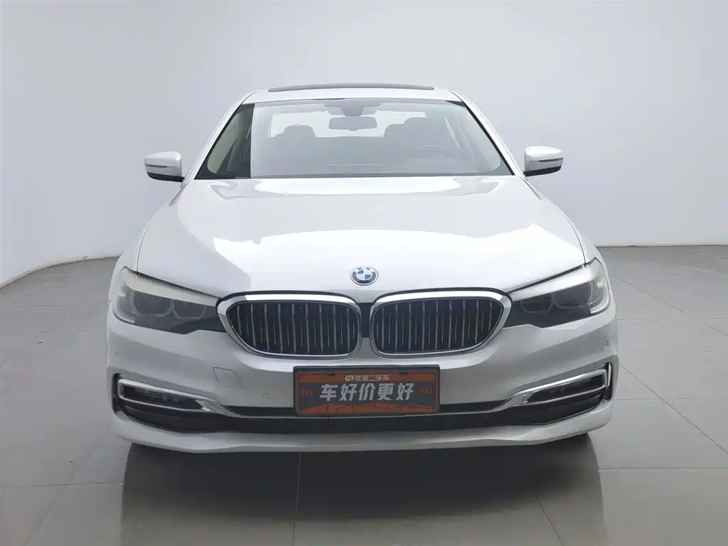 BMW 5 Series 2019 — фото 3