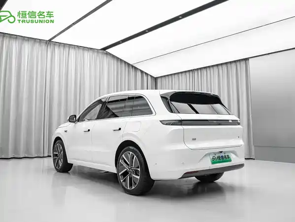 Li Auto L6 2025