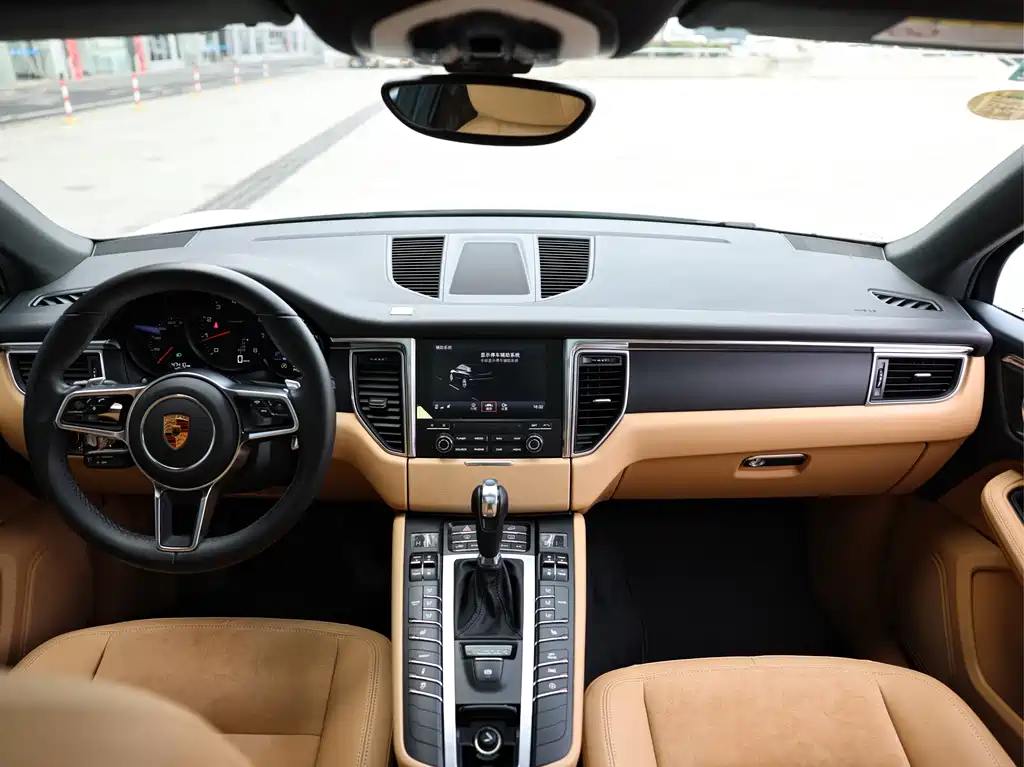 Porsche Macan 2018 — фото 20