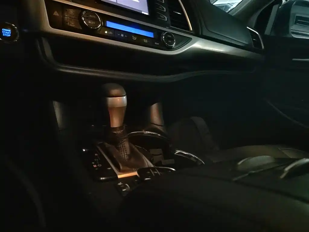 Toyota Highlander 2017 — фото 14