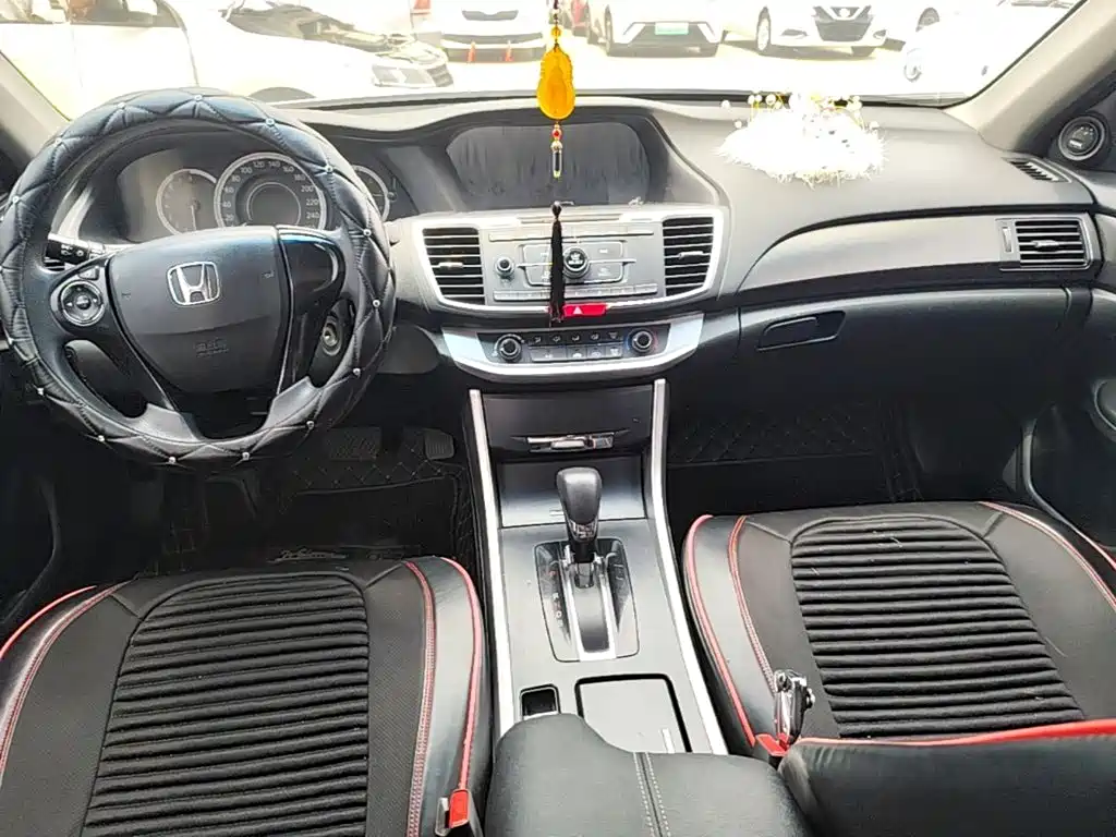 Honda Accord 2016 — фото 10
