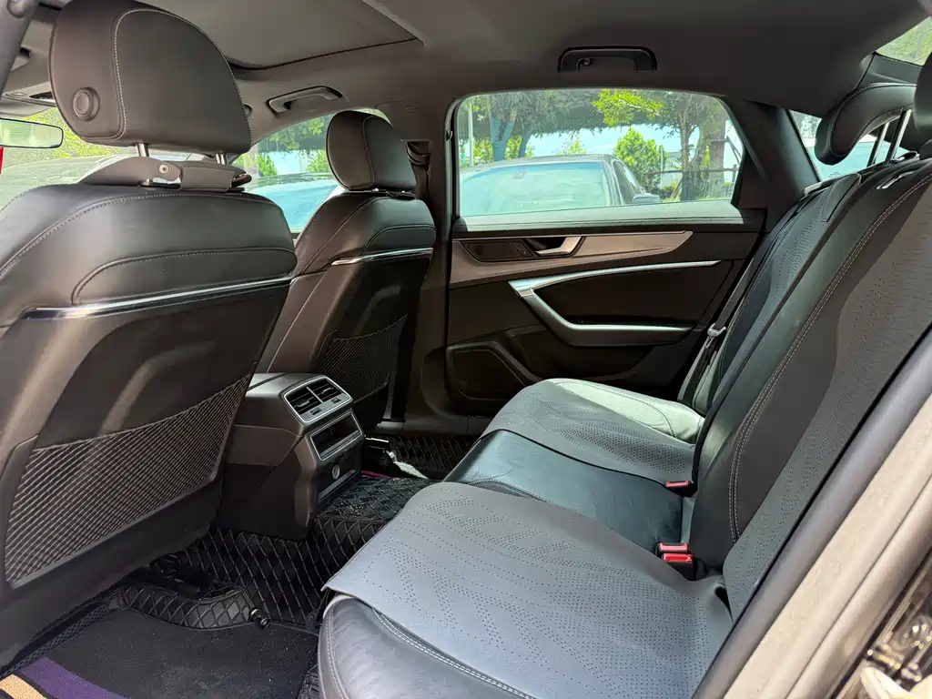 Audi A6L 2022