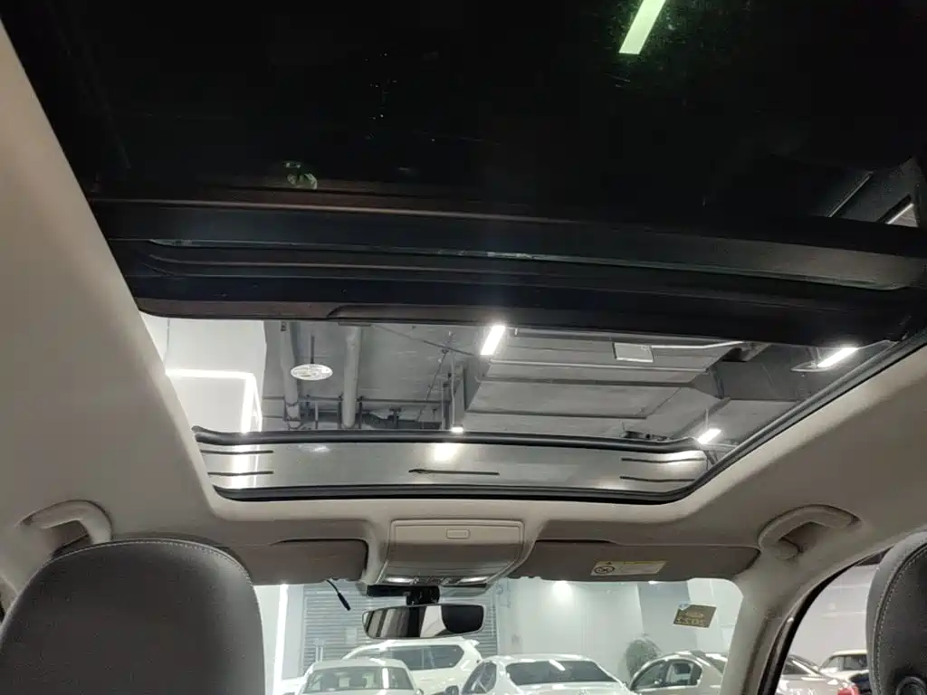 Volkswagen Tiguan L 2018 — фото 18