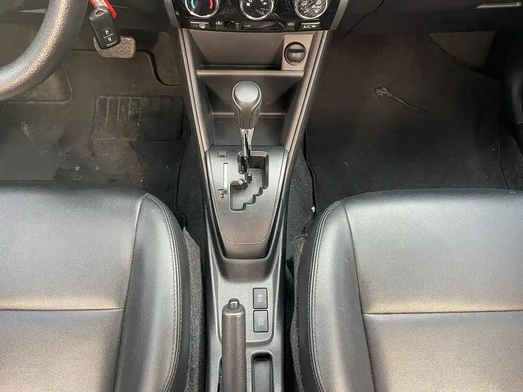 Toyota Yaris L 2020 — фото 11