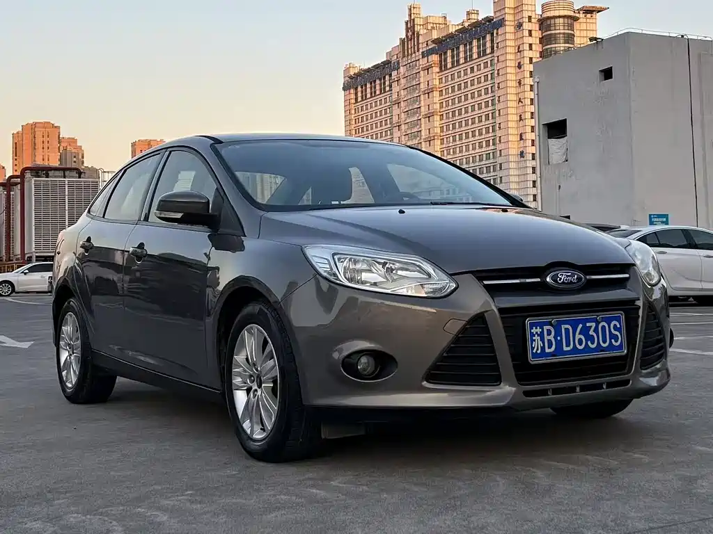 Ford Focus 2012 — фото 3