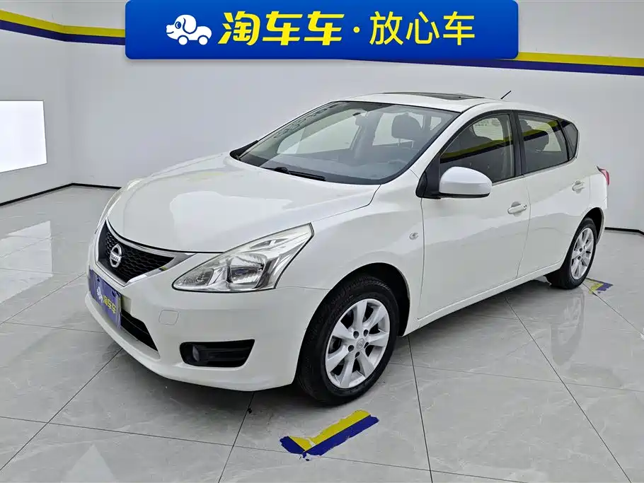 Nissan Tiida 2015 — фото 1