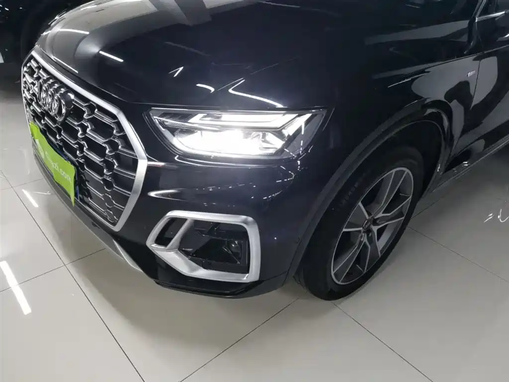 Audi Q5L 2023 — фото 24