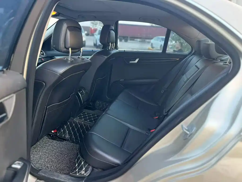 Mercedes-Benz C-Class 2011